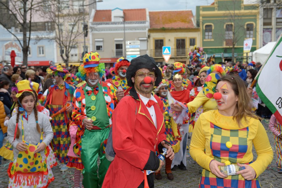 A vida são dois dias e o Carnaval, no Montijo, são…quatro! Dez carros alegóricos e cerca de 2000 figurantes