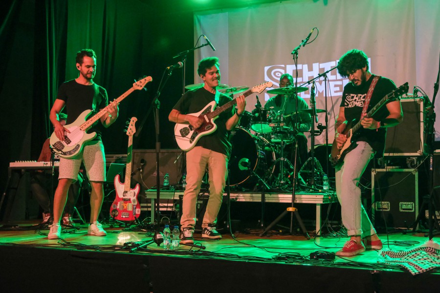 CONCURSO DE BANDAS ROCK À MARGEM Chico Romelo foi a vencedora - sonoridade mistura pop rock e latinos