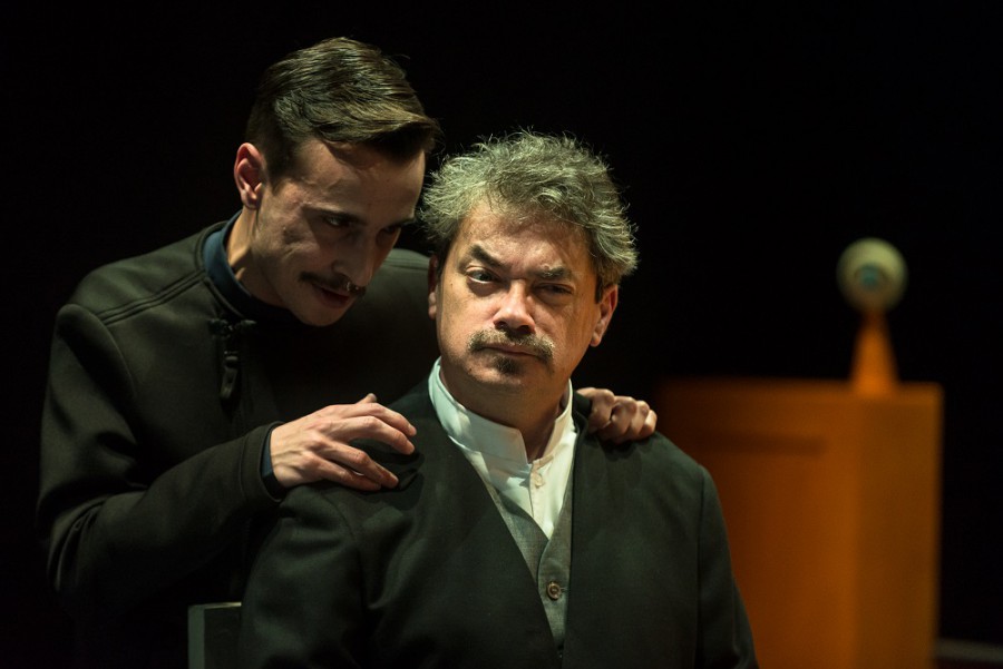 Baixa da Banheira - Teatro Extremo apresenta “Circuito Habitual” no Fórum Cultural.
