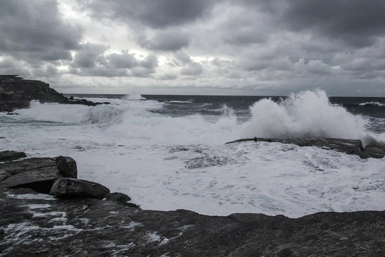 Marinha e a Autoridade Marítima Nacional Alertam para agravamento da agitação marítima no Sul de Portugal Continental e nos Açores