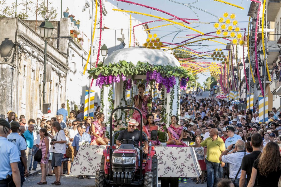Fim de semana cultural na área metropolitana de Lisboa Montijo Blossom Jazz & Blues e Festa das Vindimas de Palmela . Ciclo David Lynch em Almada