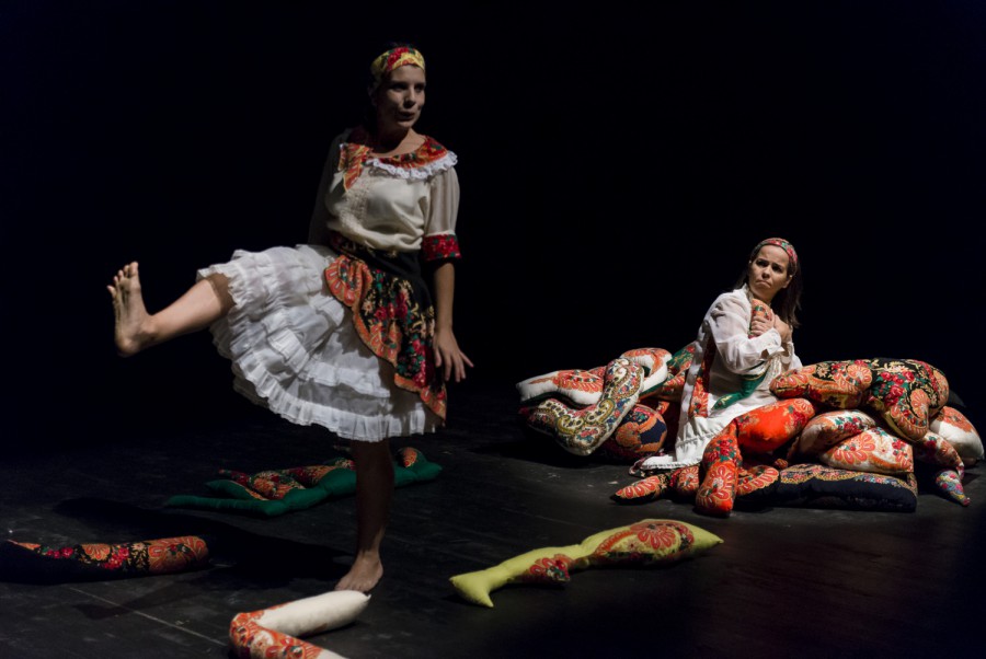 Moita - Espetáculo «De Lés a Lés Saberás Quem És» para bebés Projeto «De Pequenino»no Fórum Cultural – Baixa da Banheira