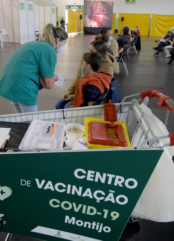 Centro de vacinação do Montijo atingiu as 100.000 inoculações Disponível para utentes com 60 ou mais anos para dose de reforço