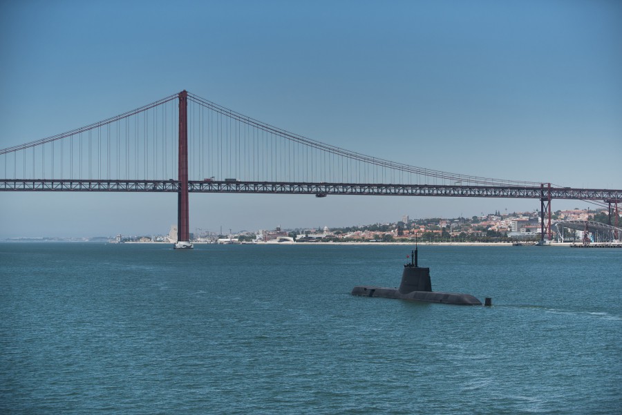 Marinha realiza exercícios na costa portuguesa Exercícios contaram com a participação da Força Aérea Portuguesa