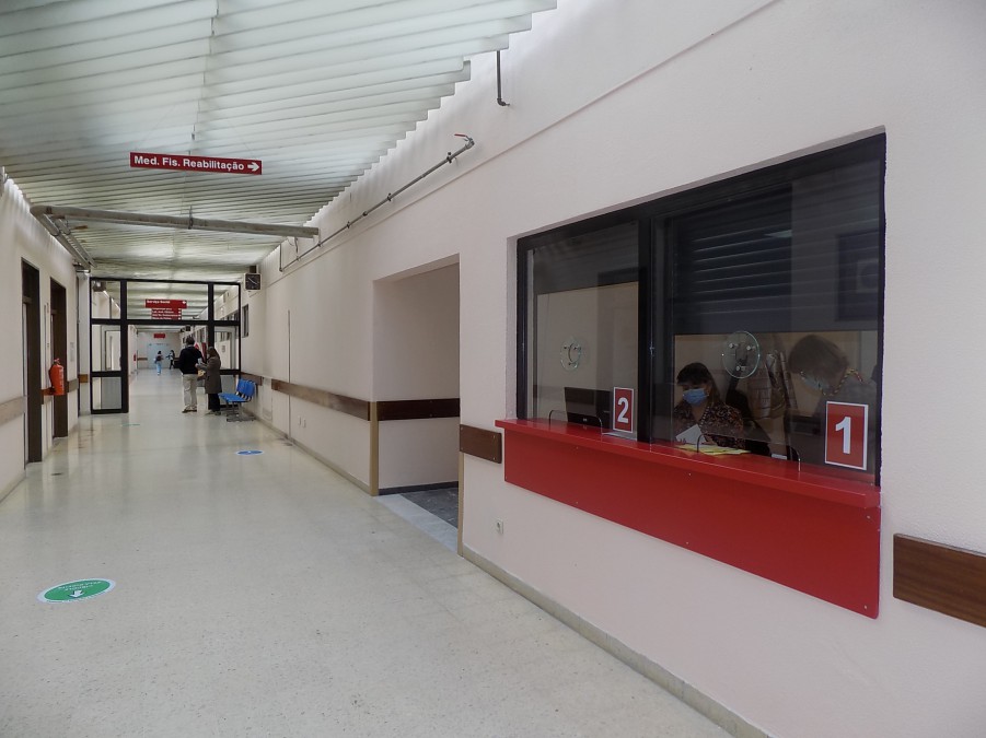 Centro Hospitalar Barreiro Montijo SERVIÇO DE MEDICINA FÍSICA E DE REABILITAÇÃO COM ESPAÇO RENOVADO