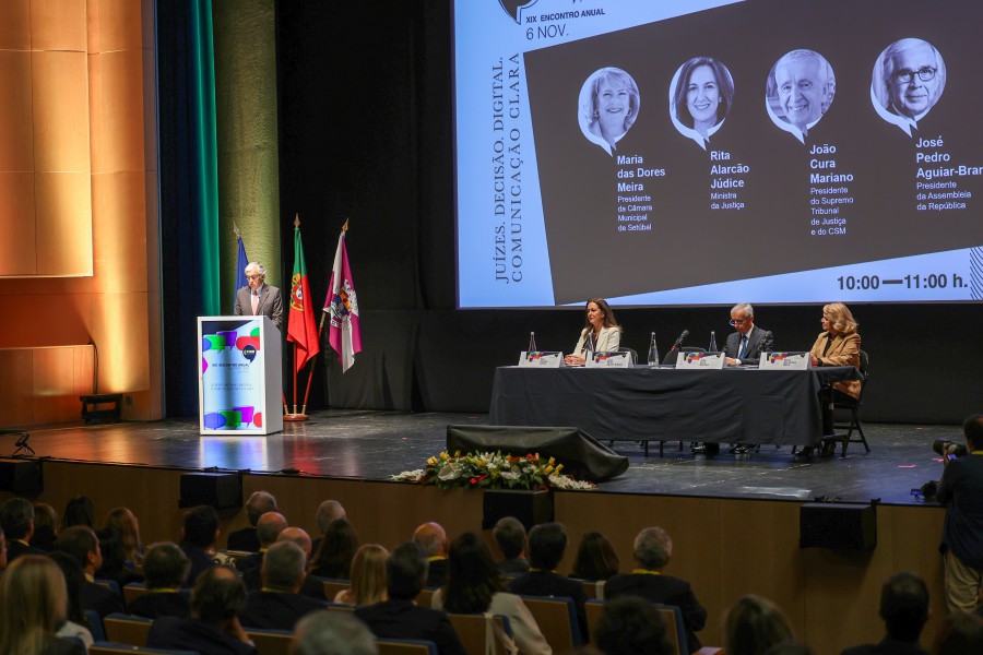 Setúbal - XIX Encontro do Conselho Superior da Magistratura «Um Estado que se quer de Direito é um Estado que comunica com clareza»