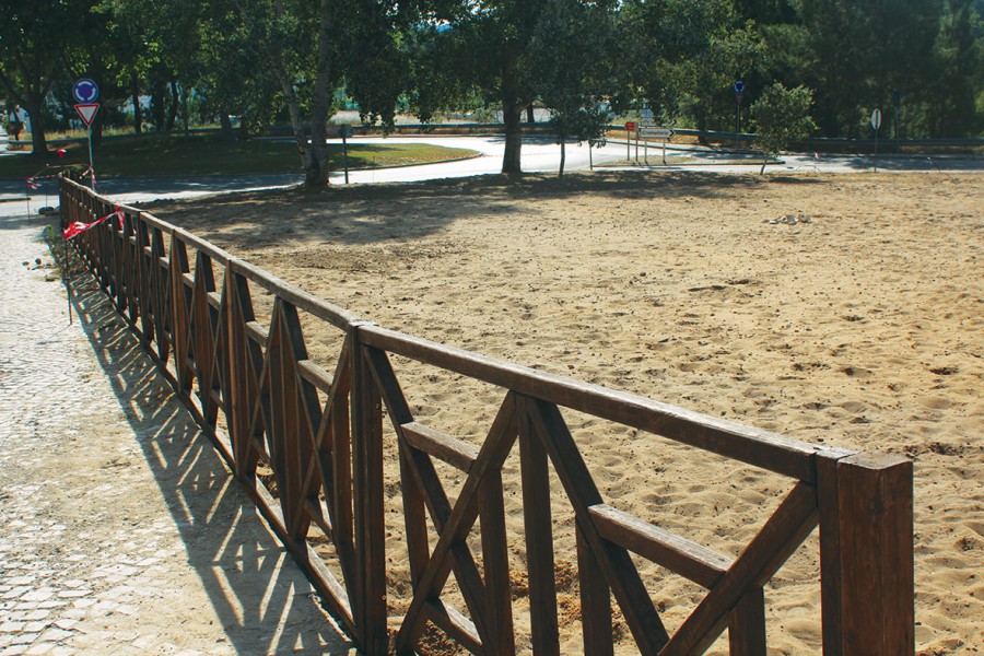 SESIMBRA - Em zona de prática desportiva e de lazer vai surgir um Espaço Fitness Equipamentos de fitness de exterior para complemento à atividade física.