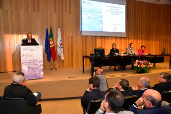Futuro do Porto de Lisboa assenta em vários projetos entre os quais o novo Terminal Multimodal do Barreiro Estratégia para o Aumento da Competitividade Portuária apresentada pela Ministra do Mar
