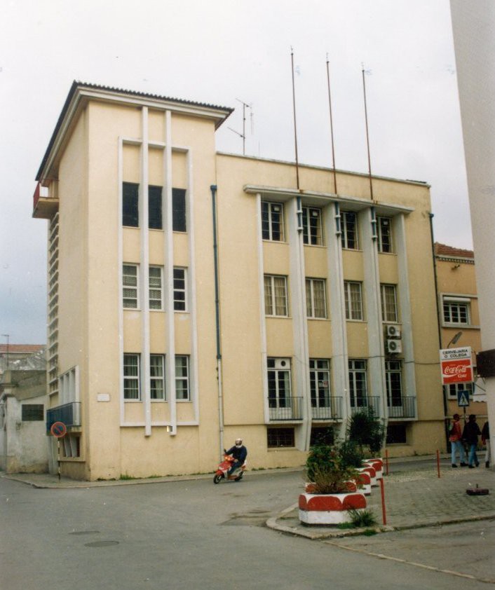 Cine Clube do Barreiro e Cooperativa Cultural Recordam acontecimento que marcou a história cultural/política do Concelho . Momento musical com Francisco Naia