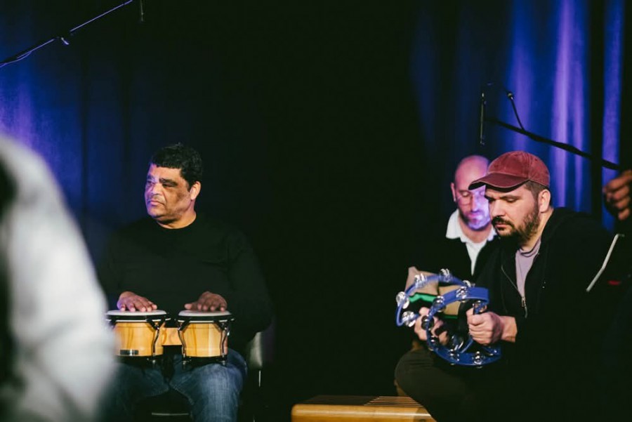 BARREIRO - Banda celebra 10 Anos de percurso Os Heróis e Alan Courtis encantaram num concerto único de inclusão e experimentação sonora