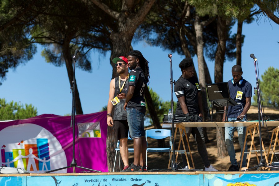 Setúbal - Um exemplo das novas dinâmicas sociais criadas na Bela Vista e zona envolvente Perto de quatro centenas de pessoas participaram no «Festival Mudar o Olhar»
