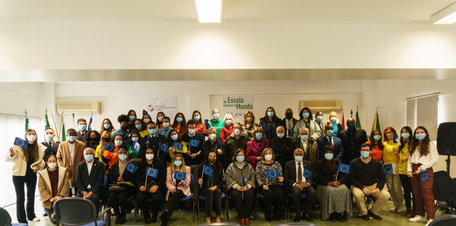 Montijo - Projeto «Escola da Interculturalidade Global» Omnis Factum Associação iniciou projeto com uma sessão solene de abertura