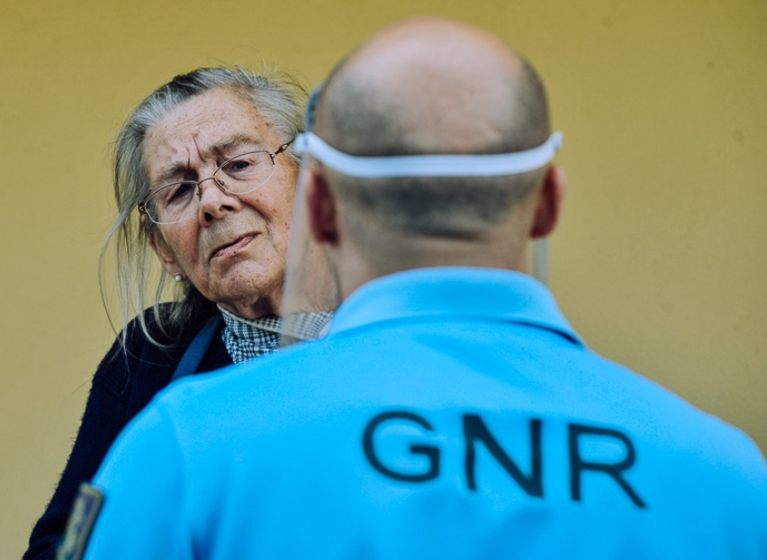 GNR a partir de hoje e até ao próximo dia 20 de abril Intensificação do patrulhamento fiscalização e sensibilização . Operação Fique em Casa II