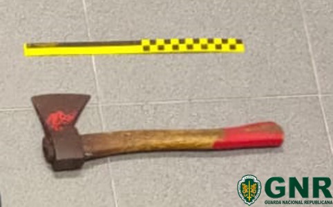 Trafaria – Almada Identificação por roubo a estabelecimento