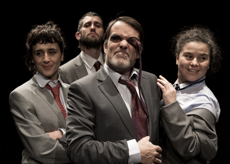 Palmela - Companhia do Chapitô apresenta «Hamlet« no Cineteatro S. João Comemorações do Dia Mundial do Teatro