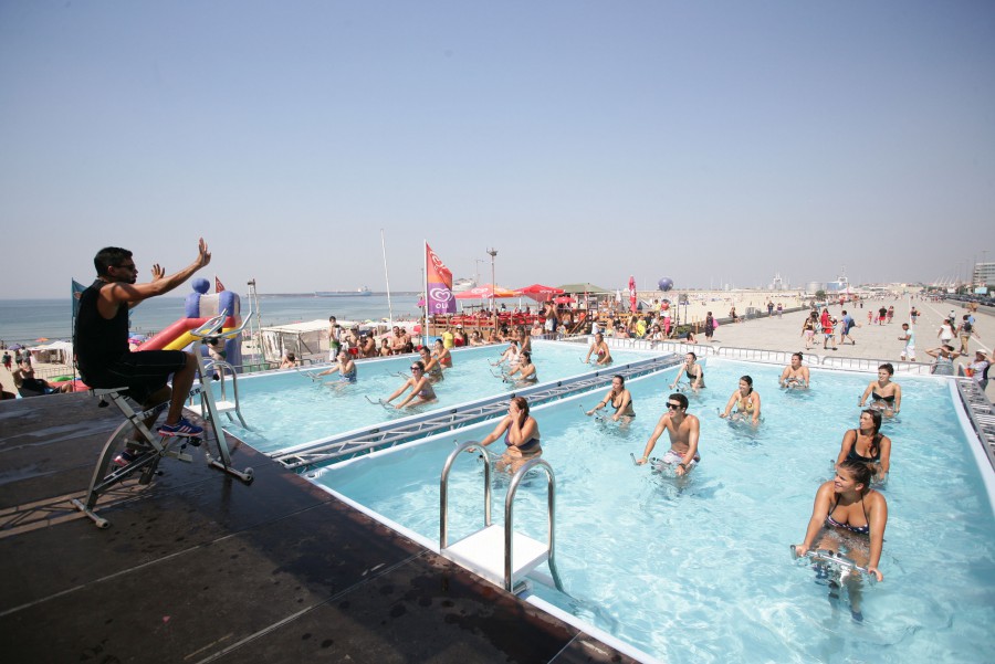 Setúbal - Aulas aquáticas de atividade física acessíveis de forma gratuita Uma piscina de água doce acessível a todos os interessados