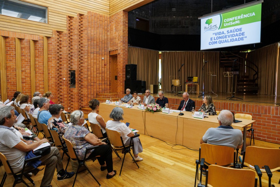 Universidade Sénior da Moita Espaço de aprendizagem contínua e valorização da experiência de vida