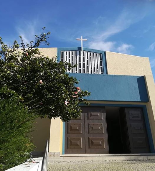 Barreiro - Igreja de Santa Maria Missas voltam a ser de porta aberta e com mais uma missa