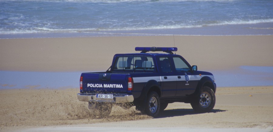 Na Praia do Algodio na Ericeira Mulher surpreendida por uma onda perde a vida