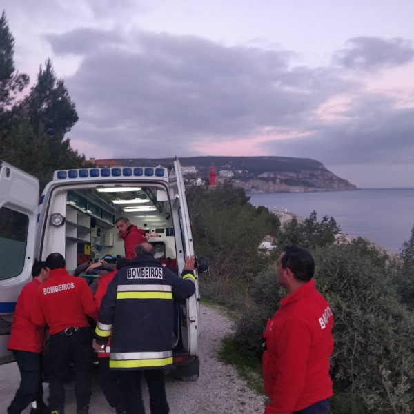 Setúbal - Jovem português praticante de escalada cai de uma altura de oito metros na Arrábida