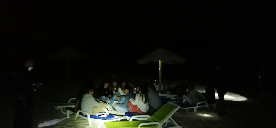 Policia Marítima efetua ações noturnas de fiscalização e sensibilização em praias de Setúbal e Troia