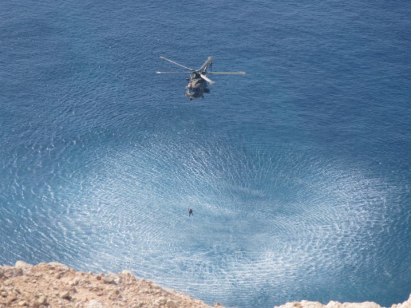 Sesimbra - Praticante de parapente esloveno cai na zona do Cabo Espichel O acidentado foi transportado para o Hospital Garcia de Horta em Almada