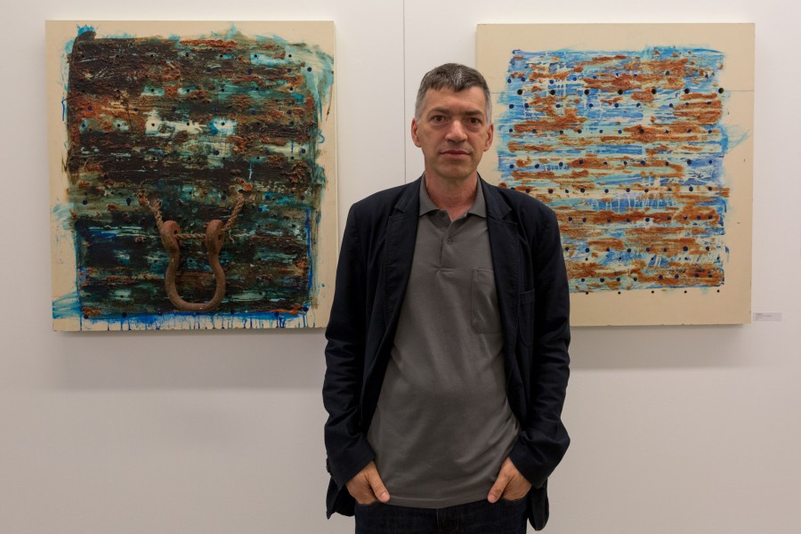 Setúbal - Abordagem artística própria que transforma despojos em visão estética Exposição de pintura «Todos os Portos»