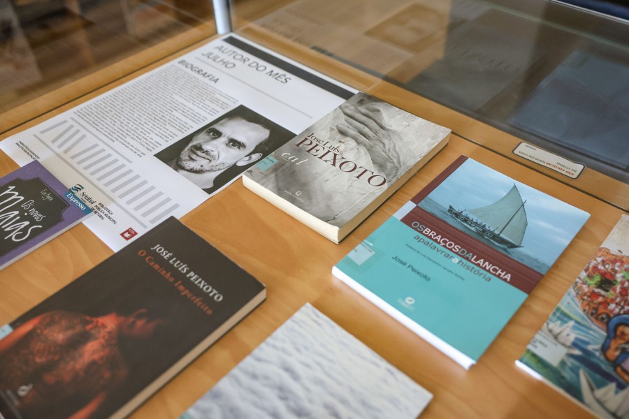 Biblioteca Pública Municipal de Setúbal Escrita de José Luís Peixoto em destaque