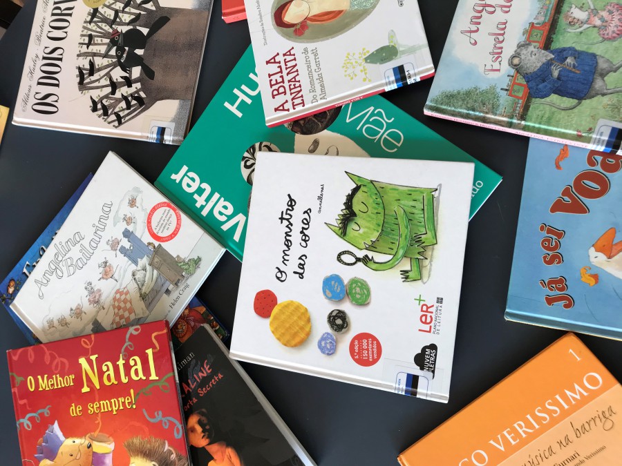 Moita -Na página de Facebook das Bibliotecas Municipais Histórias contadas pelos rostos bem familiares dos leitores de palmo e meio