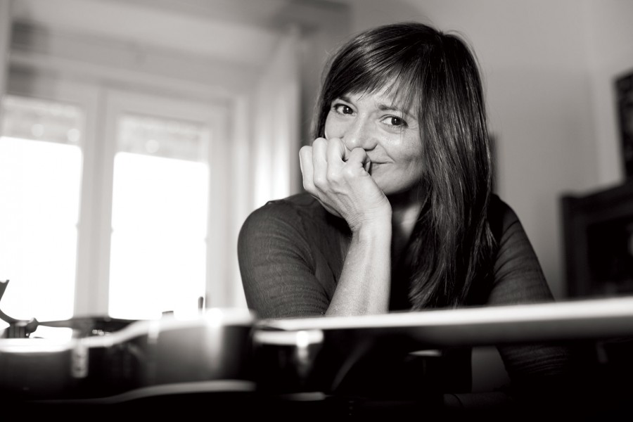 Mafalda Veiga volta a subir ao palco do Cineteatro Municipal em Sesimbra Apresenta o seu mais recente álbum «Praia»
