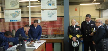 ALMADA - MINISTRO DA DEFESA VISITOU A ESCOLA DE TECNOLOGIAS NAVAIS Destacou papel da ETNA pela «forma carregada de inteligência e de impecável profissionalismo»