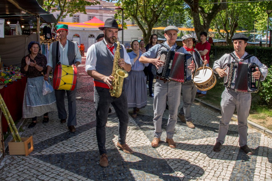Palmela - Às janelas e varandas de Pinhal Novo Este ano, o Mercado Caramelo vive-se à janela!