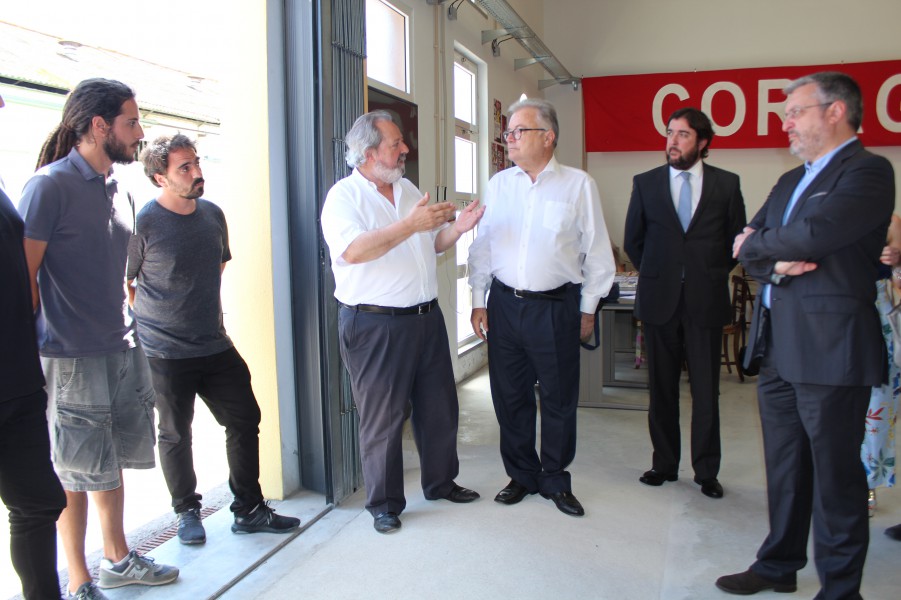 Testemunho da dinâmica cultural do Barreiro e confirmação do cluster de indústrias criativas na Baía do Tejo Ministro da Cultura visita exposição no espaço Ephemera