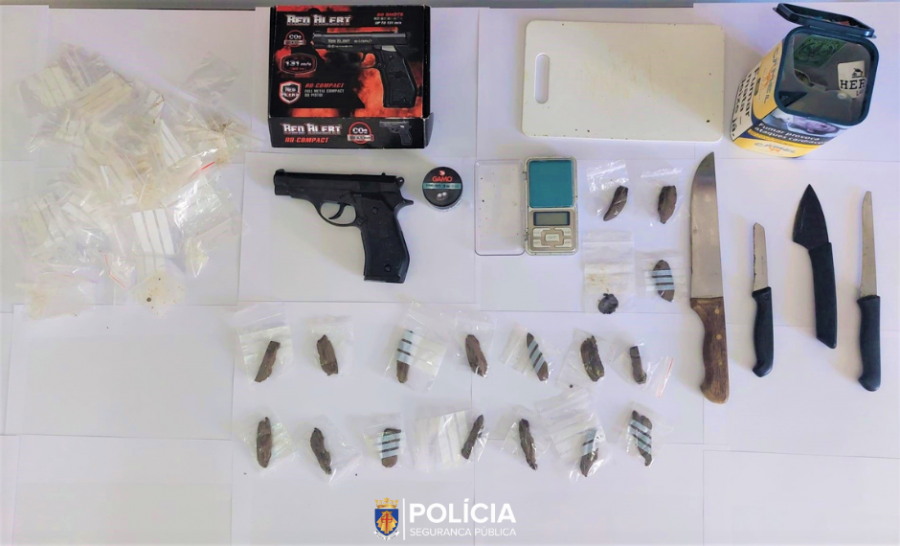 Esquadra do Montijo da Divisão Policial do Barreiro Detenção de um indivíduo suspeito de crime de tráfico de estupefaciente.