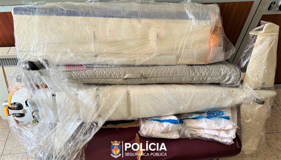No Seixal Detenção de três indivíduos por furto em edifício comercial