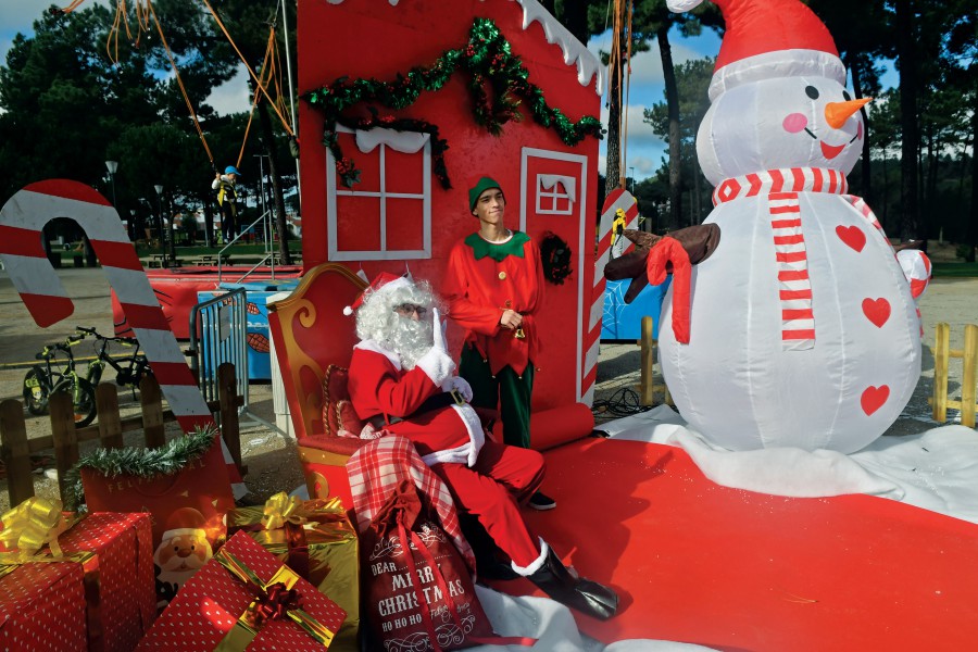 Comemorações natalícias no concelho de Sesimbra. Iluminações de Natal vão acender-se e marcar o início . Dia 1 de dezembro, às 18 horas