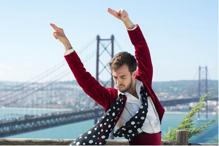 Um bailarino português para ver este sábado no Seixal Flamenco tradicional na essência da alma . 25 anos Fórum Cultural do Seixal