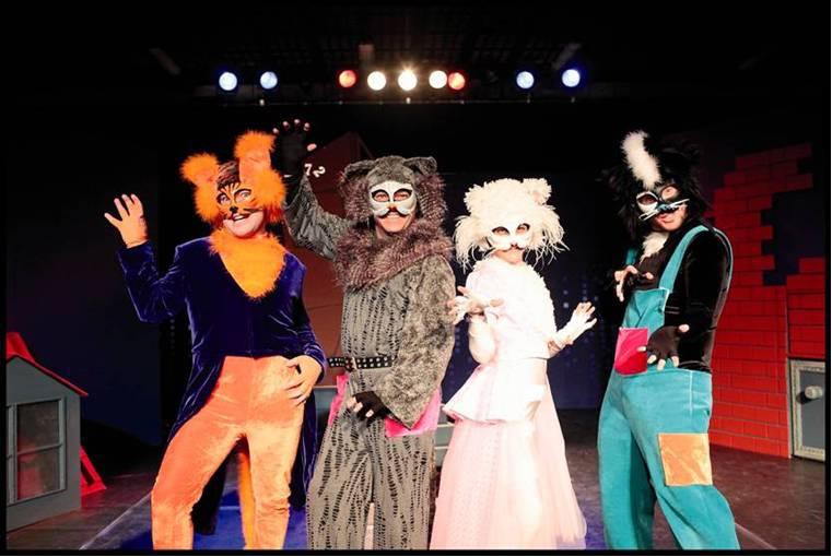 Companhia de Teatro de Almada No Carnaval há Os gatos no TMJB