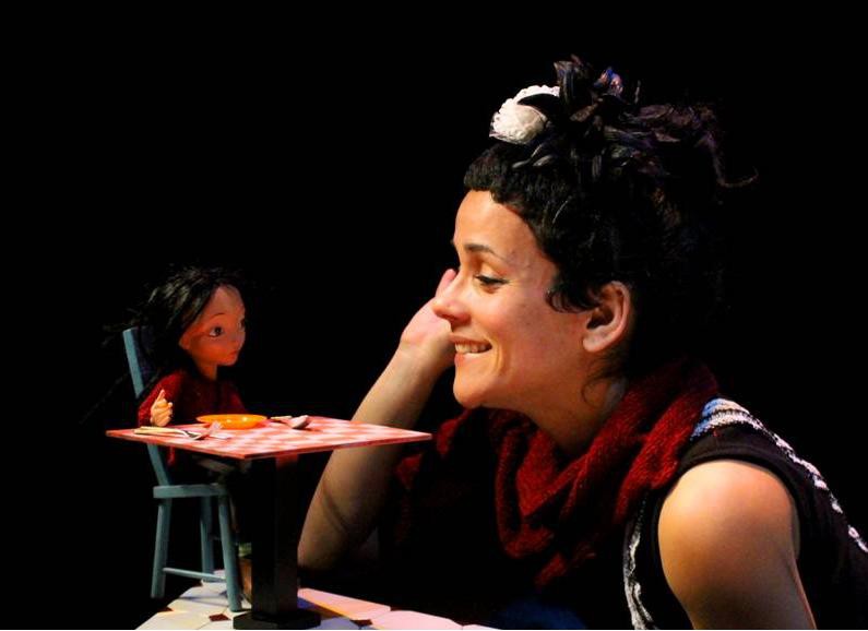 Red Cloud Teatro de Marionetas em Almada Sara Henriques em A menina que vendia fósforos