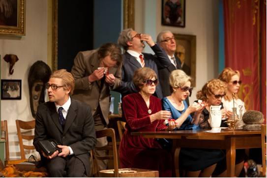 «Uma ilha flutuante» em Almada Espectáculo de Theater Basel