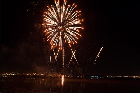 Baía do Seixal irá ser palco a partir da meia-noite Espetáculo de fogo de artifício