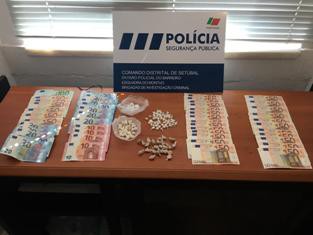 No Montijo detido indivíduo com 57 anos por tráfico de estupefacientes Interceptado em flagrante delito enquanto consumava a venda