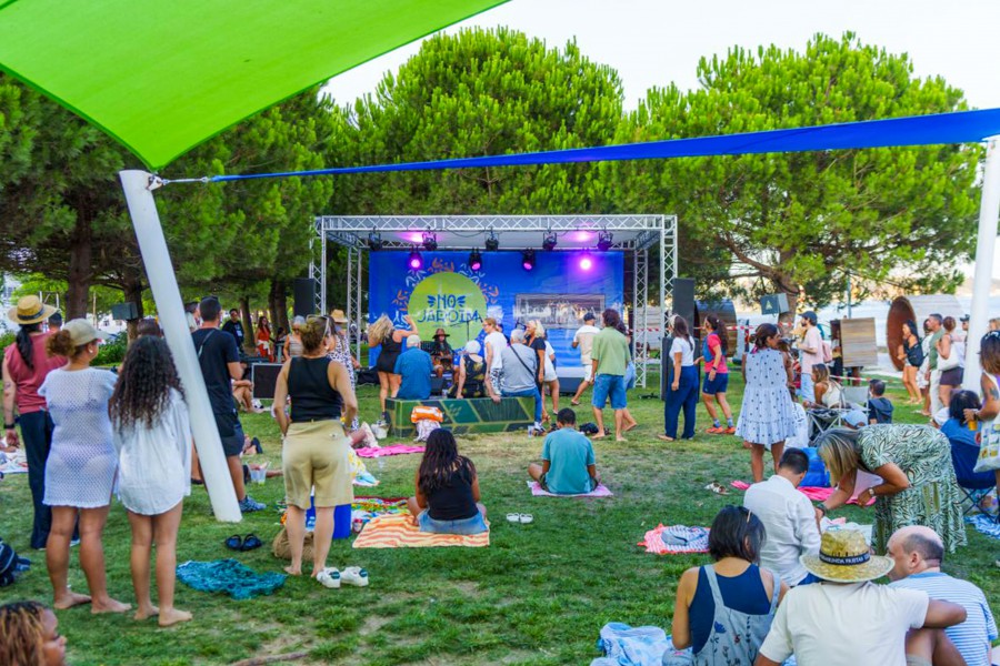 Setúbal - No Jardim da Praia da Saúde Música ao pôr do sol no jardim na última «Sunset Music Session»