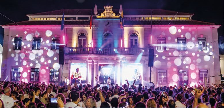 Terceira edição da «Noite Branca» da Moita DJ s e muita animação para apoiar o comércio local . 29 de agosto