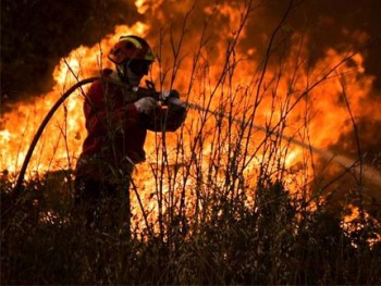 Promovida pelo Clube de Motorismo de Setúbal Campanha de recolha de bens destinada a apoiar os bombeiros