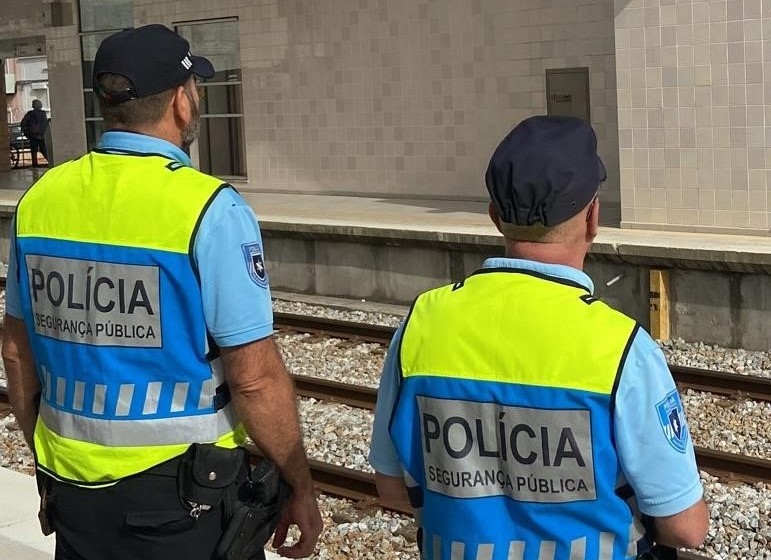 Divisão Policial do Barreiro Detenção de 18 indivíduos nos concelhos do Barreiro, Moita e Montijo . Um por violência doméstica