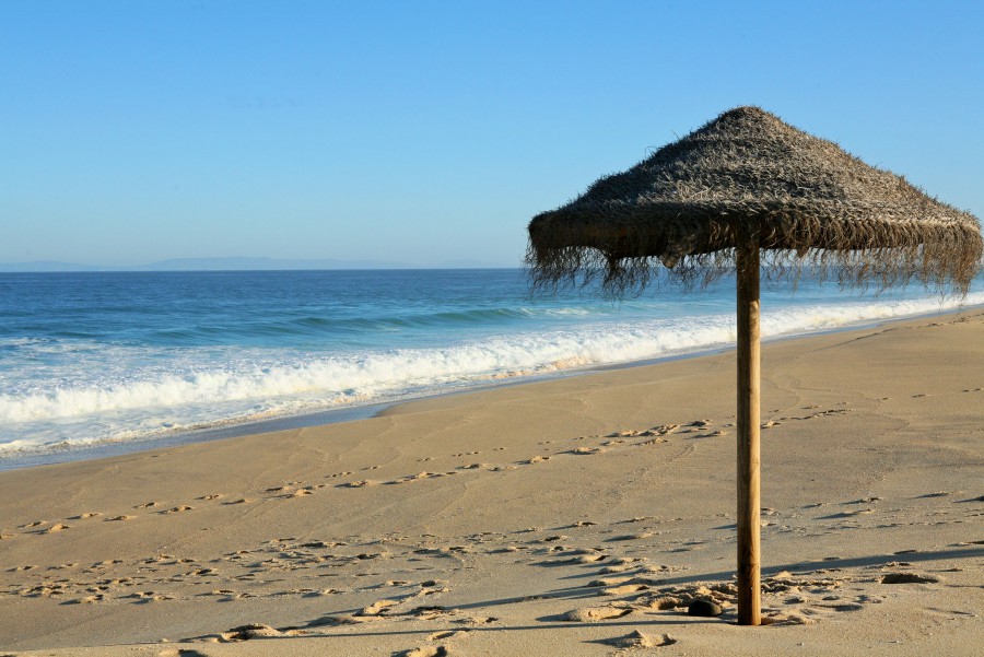 As dez praias da frente atlântica de Grândola Concelho do Alentejo com mais ouro e maior número de Bandeiras Azuis.
