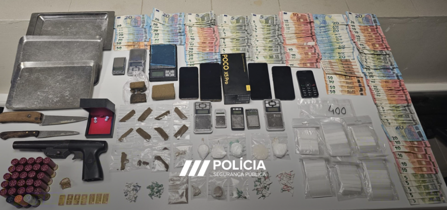Setúbal – Buscas domiciliárias na Bela Vista 2 detidos e 725 doses de estupefaciente apreendido