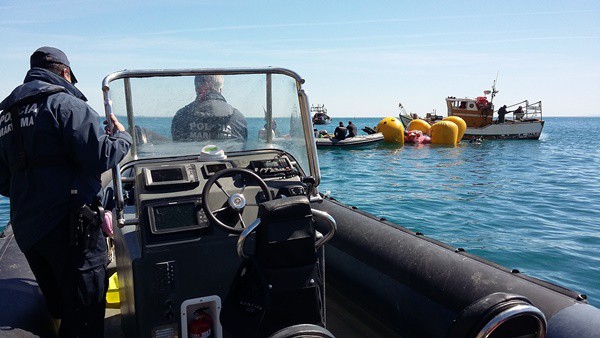 Ação de reflutuamento de embarcação naufragada em Setúbal Polícia Marítima acompanhou e supervisionou
