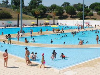 Complexo de Piscinas das Manteigadas em Setúbal Dia 21 de junho início do período de época balnear